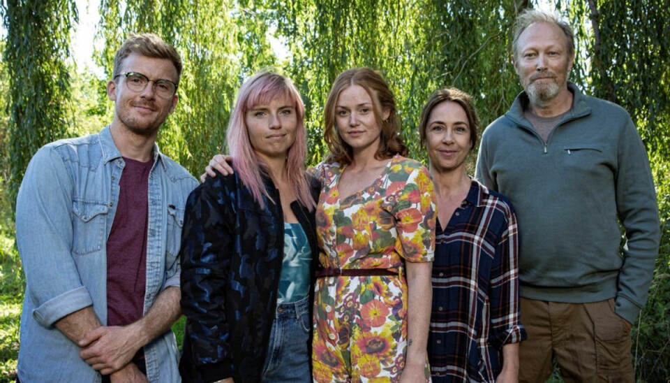Ægtepar mødes på filmlærredet Her ses hovedcastet i “Venuseffekten” – fra venstre: Morten Hee Andersen, Josephine Park, Johanne Milland, Sofie Gråbøl og Lars Mikkelsen. – Foto: Christian Geisnæs / PR foto/Free.