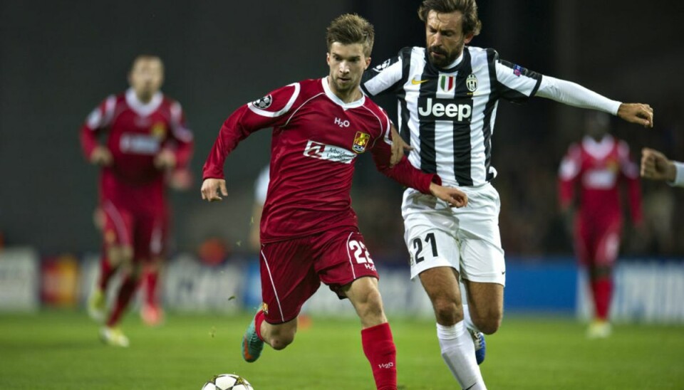 Sygdom ødelagde lovende karriere Andreas Laudrup spillede i 2012 for FC Nordsjaelland, og han ses her kæmpe om bolden med Andrea Pirlo fra Juventus i en Champions League-kamp i Parken 23. oktober 2012. – Foto: Scanpix Denmark/Reuters.