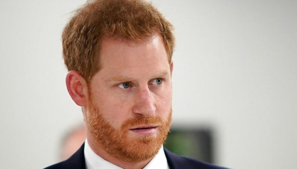 Harry er angiveligt kommet i så stor unåde hos dronningen, at han ifølge en kilde tæt på den kongelige familie risikerer at miste sin prins-titel. Klik videre i galleriet for flere billeder. Foto: Scanpix/Christopher Furlong/Pool via REUTERS Harry er angiveligt kommet i så stor unåde hos dronningen, at han ifølge en kilde tæt på den kongelige familie risikerer at miste sin prins-titel. Klik videre i galleriet for flere billeder. Foto: Scanpix/Christopher Furlong/Pool via REUTERS