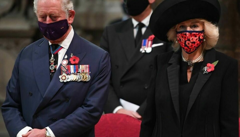 Hertuginde Camilla sendte en skjult besked ved hjælp af sin påklædning. KLIK VIDERE OG SE HVORDAN. Foto: Jeremy Selwyn / POOL / AFP