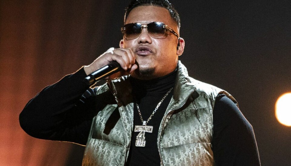 -Statuetterne skal stå hos mor og far Rapperen Branco scorede hattrick ved lørdag aftens Danish Music Awards. Foto: Scanpix.
