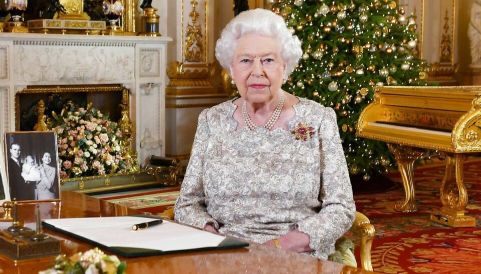 Også for den britiske dronning bliver julen meget anderledes i år. Hun er i øjeblikket i isolation på Windsor Castle sammen med sin mand, prins Philip. Klik videre for flere billeder. Foto: Scanpix/REUTERS/John Stillwell/Pool