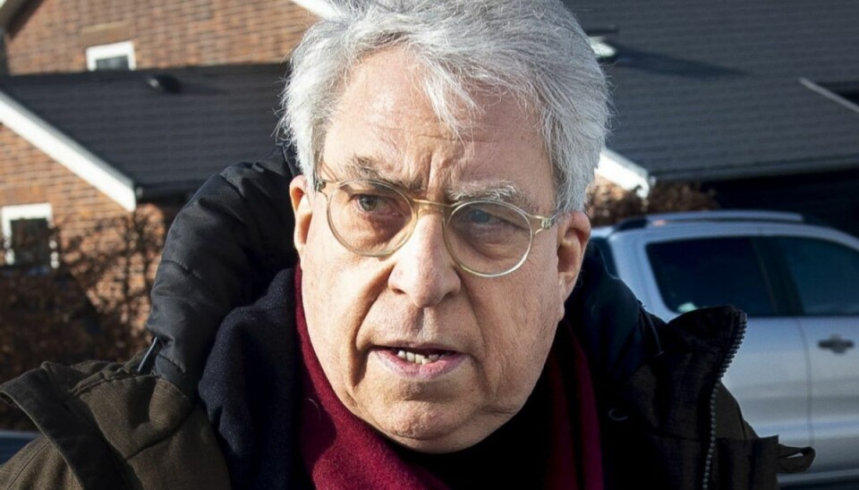 Samfundsrevser fylder 75 år Journalist og forfatter Georg Metz fylder 75 år tirsdag den 22. december. Her ses han ved journalist Ole Stephensens bisættelse i Holte Kirke 15. februar 2019. – Foto: Ritzau Scanpix.