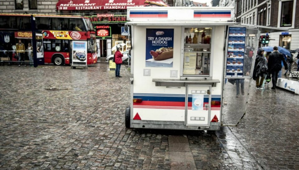 Café fodkold fylder 100 år Storhedstiden for pølsevognen var i 1960’erne og 1970’erne, hvor omtrent 700 pølsevogne stod rundt omkring i landet. I dag er antallet af vogne nede på lidt over 100. (Arkivfoto). – Foto: Mads Claus Rasmussen/Ritzau Scanpix