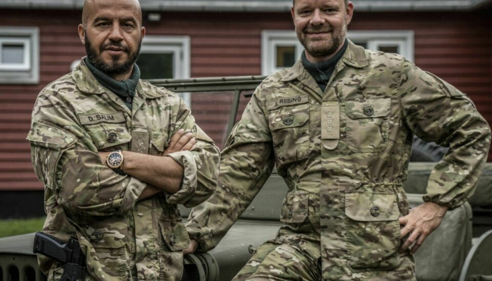 Dar Salim og Jacob Riising er værter på “Stjerner i trøjen”. – Foto: Fotograf Per Arnesen/Free