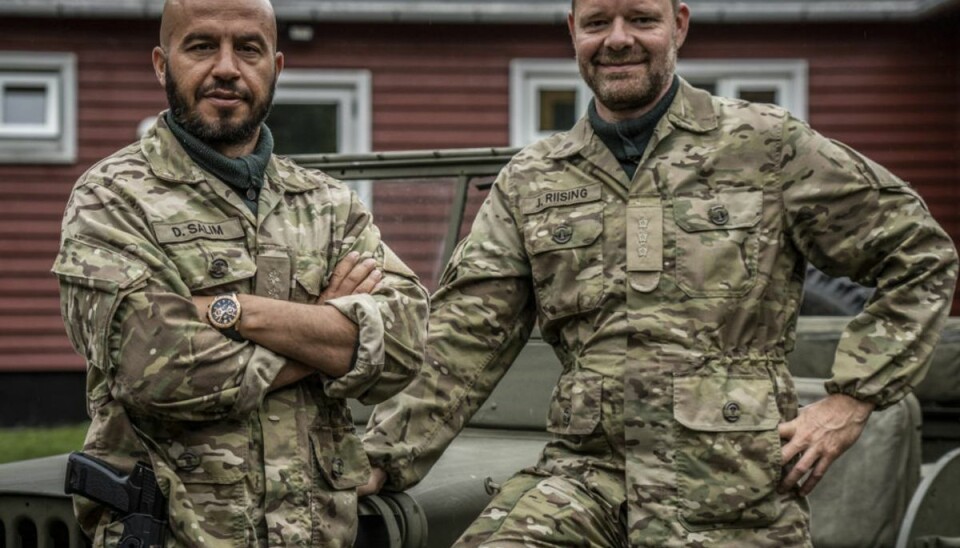 Pisker kendte rundt i nyt program Dar Salim og Jacob Riising er værter på “Stjerner i trøjen”. – Foto: Fotograf Per Arnesen/Free