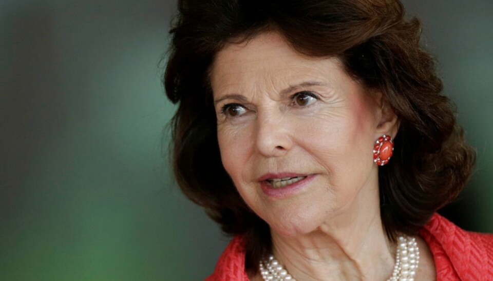 Svenske dronning Silvia måtte mandag morgen bringes til hospitalet efter at være faldet i sit hjem, Drottningholm Slott i Stockholm. Klik videre for flere billeder. Foto: Scanpix/REUTERS/Ueslei Marcelino Svenske dronning Silvia måtte mandag morgen bringes til hospitalet efter at være faldet i sit hjem, Drottningholm Slott i Stockholm. Klik videre for flere billeder. Foto: Scanpix/REUTERS/Ueslei Marcelino