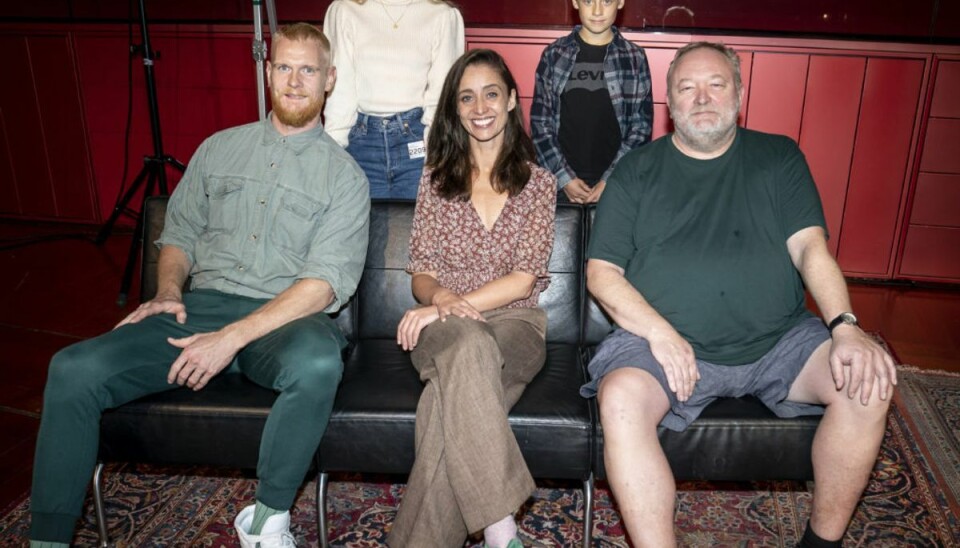 Peter Plaugborg, Noah Storm Otto, Flora Ofelia Hofmann Lindahl, Bjarne Henriksen og Christine Albeck Børge udgør hovedcastet i “Ulven kommer”. Nu er fire af dem en Robert-stauette rigere. (Arkivfoto) – Foto: Scanpix