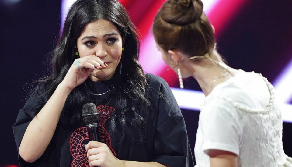 I tårer: Hun er ude af X Factor Hiba er den første, der forlader årets X Factor. Foto: Scanpix