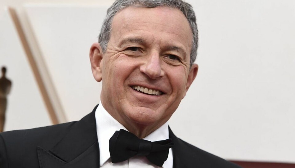 Bob Iger er blandt andet blevet kåret til Hollywoods mest magtfulde mand på grund af Disneys dominerende position i filmverdenen. Her ankommer han til sidste års oscaruddeling. – Foto: Jordan Strauss/Ritzau Scanpix