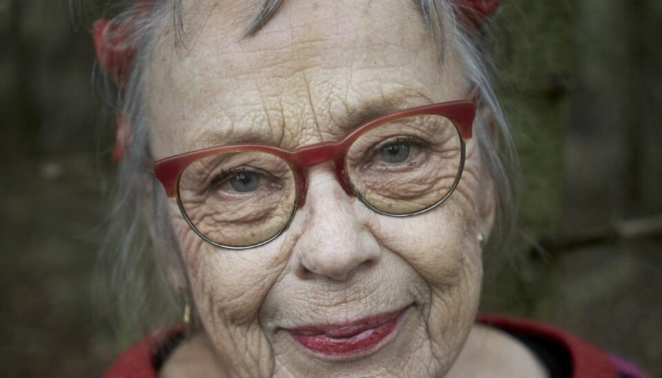 Krimidronningen fylder 75 år Forfatter og journalist Gretelise Holm har udgivet sine erindringer i flere bind. Nogle erindringer, der skildrer hendes opvækst i et fattigt hjørne i et landdistrikt. En Berlingske-anmelder har kaldt erindringerne for “feministisk pensum” i sin ros af bøgerne. Mandag den 22. marts fylder den kontakte og feministiske forfatter 75 år. (Arkivfoto) – Foto: Niels Ahlmann Olesen/Ritzau Scanpix