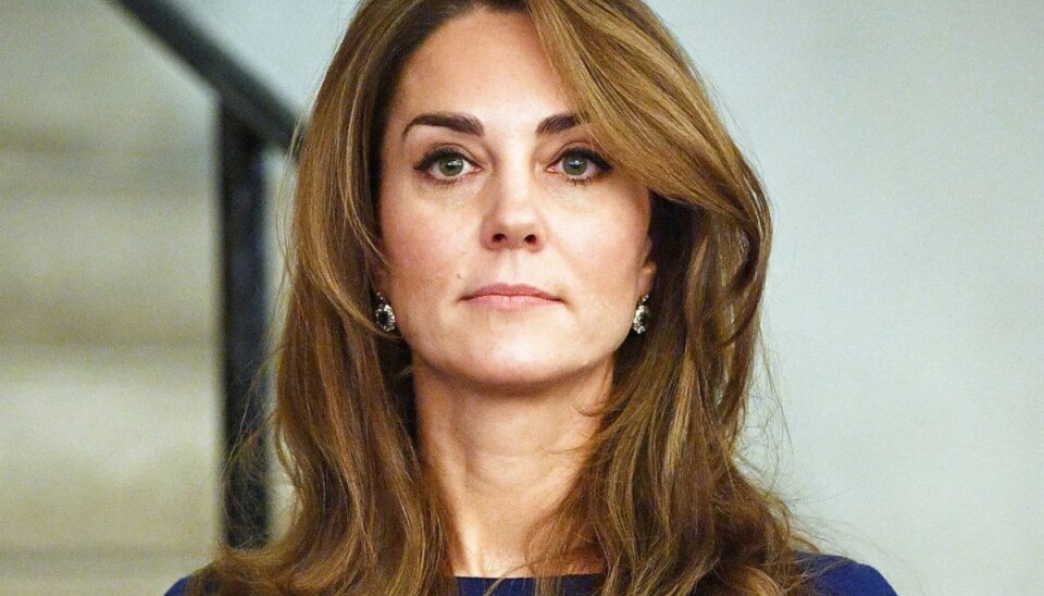Hertuginde Kate trodsede alle corona-risici og troppede personligt op i London bydelen Clapham Common for at vise sin respekt for den myrdede Sarah Everard. Klik videre for flere billeder. Foto: Scanpix/Victoria Jones/Pool via REUTERS Hertuginde Kate trodsede alle corona-risici og troppede personligt op i London bydelen Clapham Common for at vise sin respekt for den myrdede Sarah Everard. Klik videre for flere billeder. Foto: Scanpix/Victoria Jones/Pool via REUTERS