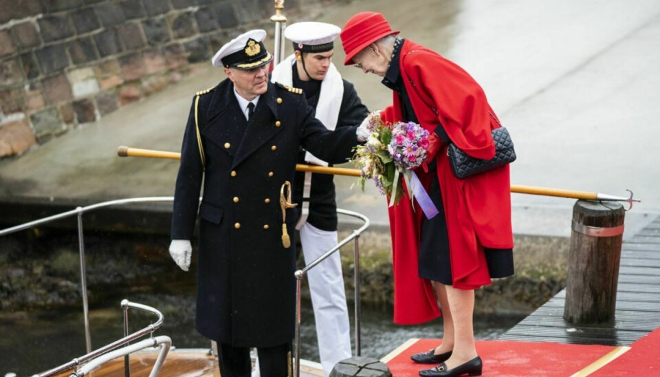 Noget var anderledes i år, da Dronning Margrethe drog på sit årlige sommertogt. Hun blev nemlig fragtet til Havnefronten Nyholm frem for Nordre Toldbod (Arkivfoto). Foto: Emil Helms/Ritzau Scanpix