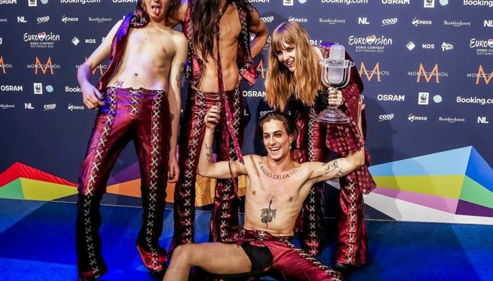 Sanger Damiano David (liggende) fra Eurovision-vinder Måneskin har indvilliget i et tage en narkotest. Foto: Sander Koning/Scanpix