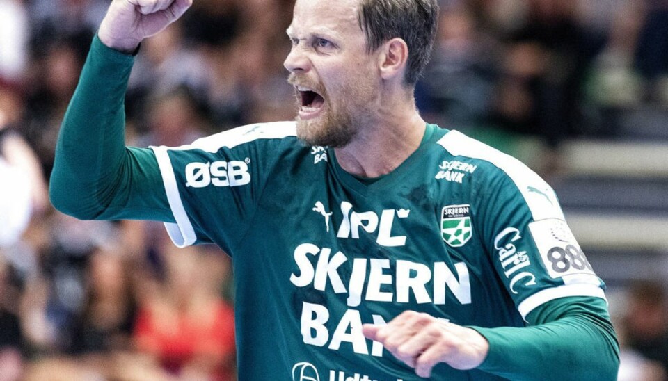 Kasper Søndergaard fylder 40 år onsdag. Den tidligere landsholdsspiller har både vundet EM-guld og OL-guld – men ikke VM-guld. I dag er han assistenttræner i Skjern Håndbold. Foto: John Randeris/Ritzau Scanpix