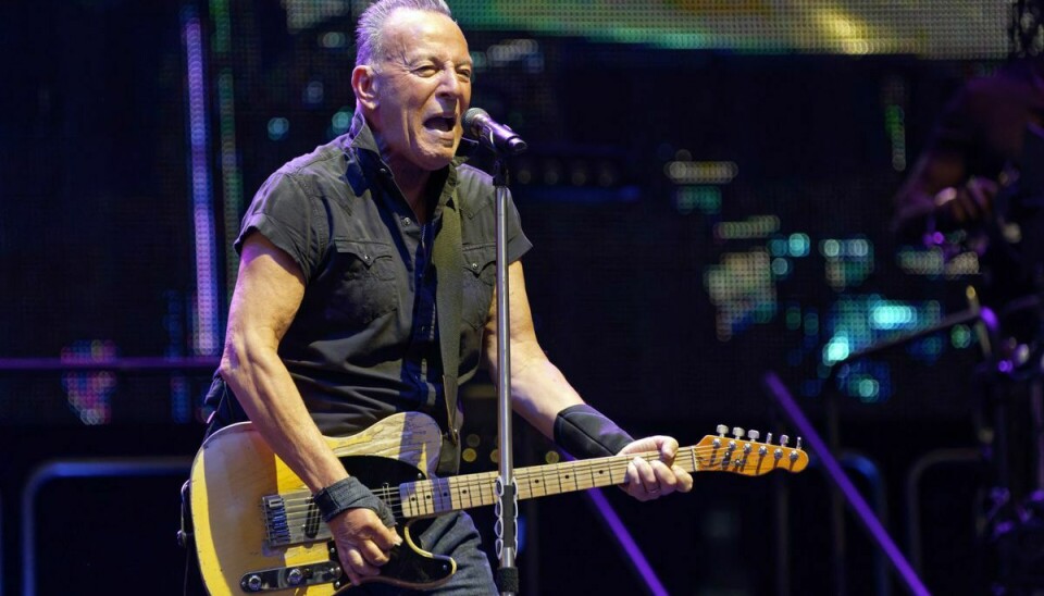 Bruce Springsteen ses her på scenen ved en koncert i Chicago den 9. august.
