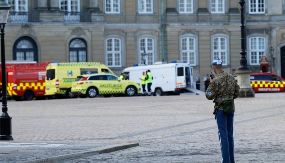 Foto: presse-fotos.dk Det afspærrede område på Amalienborg er åbnet igen.Foto: presse-fotos.dk