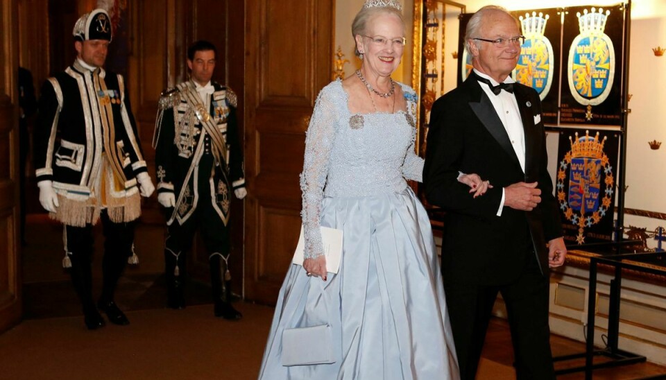Dronning Margrethes mor, dronning Ingrid, var søster til svenske kong Carl Gustafs far, arveprins Gustav Adolf. Det gør de to monarker på hver sin side af Øresund til fætter og kusine. (Arkivfoto).
