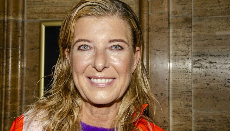 Paprika Steen gik for første gang model for Søren Le Schmidt. – Det var svært at gå lige og holde masken, erkendte hun om sin første tur på catwalken. Paprika Steen gik for første gang model for Søren Le Schmidt. – Det var svært at gå lige og holde masken, erkendte hun om sin første tur på catwalken.