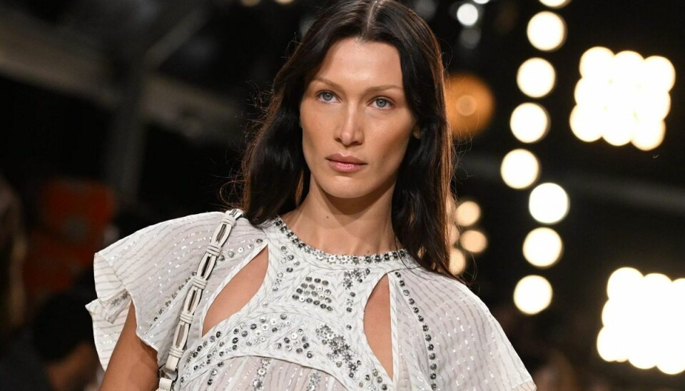 Bella Hadid set her på catwalken under årets modeuge i Paris.