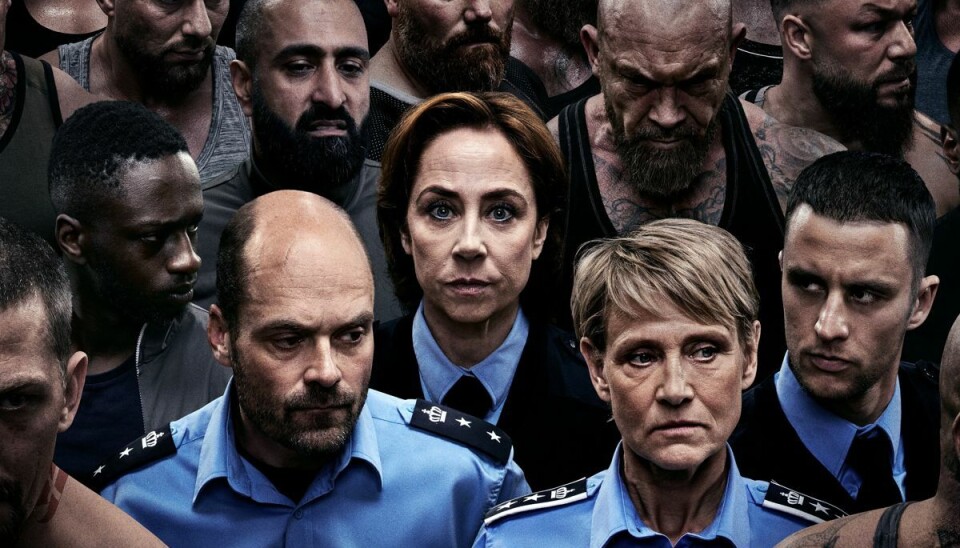 'Huset' har David Dencik, Sofie Gråbøl, Charlotte Fich og Youssef Wayne Hvidtfeldt i front. Serien centrerer sig om et nedslidt fængsel, der domineres af stærke fanger. Ledelsen kræver nultolerance og iværksætter en kampagne, der får voldsomme følger for både indsatte og ansatte. (PR-foto). 'Huset' har David Dencik, Sofie Gråbøl, Charlotte Fich og Youssef Wayne Hvidtfeldt i front. Serien centrerer sig om et nedslidt fængsel, der domineres af stærke fanger. Ledelsen kræver nultolerance og iværksætter en kampagne, der får voldsomme følger for både indsatte og ansatte. (PR-foto).