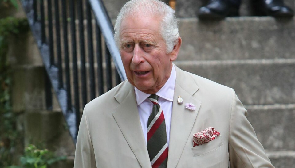 Kong Charles har valgt at indlede sin sommerferie på The Castle of Mey i Caithness på Skotlands nordkyst, hvor også hans mormor, 'dronningemoderen' holdt af at komme. Kong Charles har valgt at indlede sin sommerferie på The Castle of Mey i Caithness på Skotlands nordkyst, hvor også hans mormor, 'dronningemoderen' holdt af at komme.