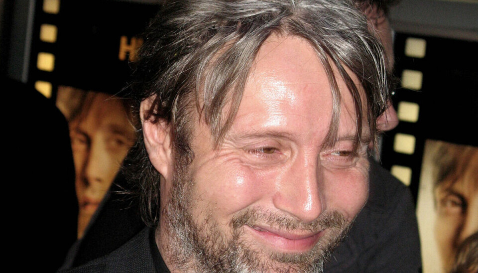 Mads Mikkelsen har hovedrollen i filmen. Mads Mikkelsen har hovedrollen i filmen.