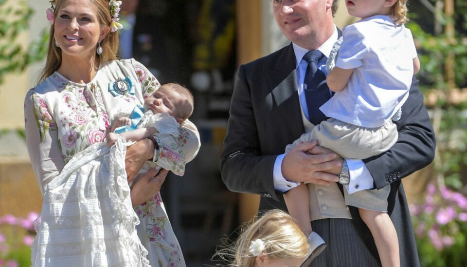 Prinsesse Madeleine og hendes mand Christopher O’Neill samt deres tre børn stortrives i Florida og har ikke planer om at flytte til Sverige. Klik videre i galleriet for flere billeder. Foto: Scanpix/Henrik Montgomery/TT News Agency/via REUTERS Prinsesse Madeleine og hendes mand Christopher O’Neill samt deres tre børn stortrives i Florida og har ikke planer om at flytte til Sverige. Klik videre i galleriet for flere billeder. Foto: Scanpix/Henrik Montgomery/TT News Agency/via REUTERS