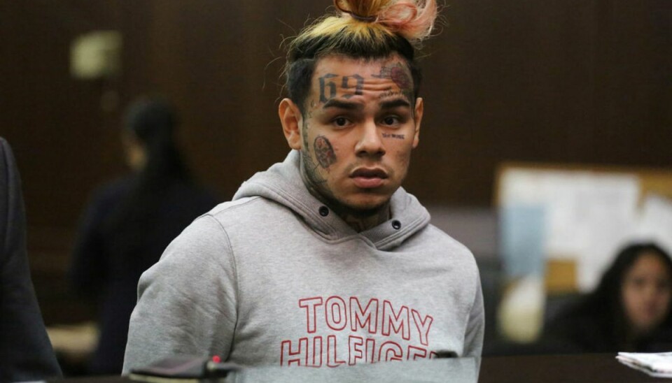 Populær rapper kan få 47 år i skyggen Rapperen har erkendt sin skyld, og vil nu samarbejde med anklagemyndigheden. (Foto: Scanpix)