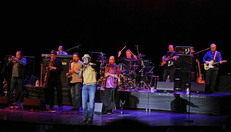 Død efter 19 års sygdom Rocco Prestia i sit es med Tower of Power. Foto: Larry Marano/Scanpix.