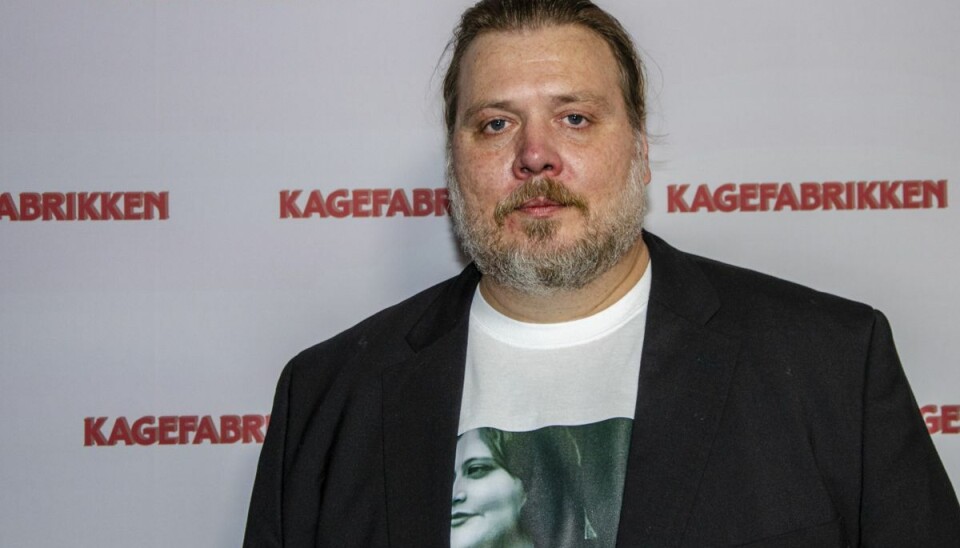 – Jeg kan godt lide kager, men har ikke forstand på at bage dem, sagde Nicolas Bro, der spiller kagefabrikant i den nye danske film. – Jeg kan godt lide kager, men har ikke forstand på at bage dem, sagde Nicolas Bro, der spiller kagefabrikant i den nye danske film.