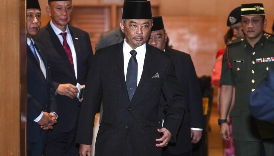 Her stemmer man om, hvem der bliver konge Her ser vi Malaysias nyvalgte konge, Muhammad. (Foto: Scanpix)