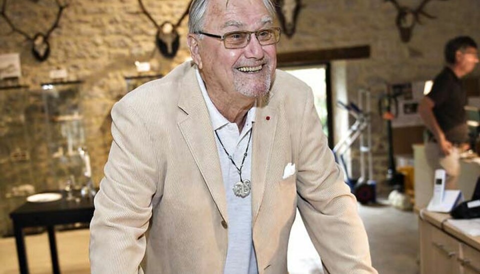 Prins Henrik ser i følge ugebladet Thor Poul Bach. Han er ikke uddannet læge. Foto: Jens Nørgaard Larsen/Scanpix (Arkivfoto) Prins Henrik ser i følge ugebladet Thor Poul Bach. Han er ikke uddannet læge. Foto: Jens Nørgaard Larsen/Scanpix (Arkivfoto)