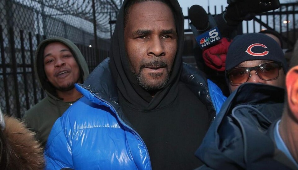 Grådkvalt R. Kelly taler ud om anklager R. Kelly taler ud. Foto: Scanpix