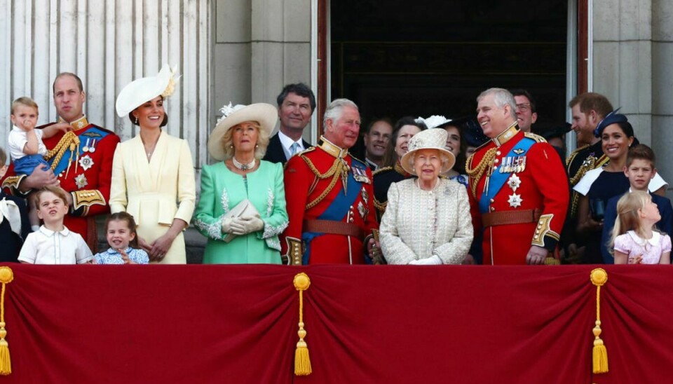 Flere kendte er faktisk i familie med den britiske royale familie, dog er det godt nok lidt langt ude. KLIK VIDERE og se hvilke kendte, der har blåt blod i årerne. Foto: Scanpix