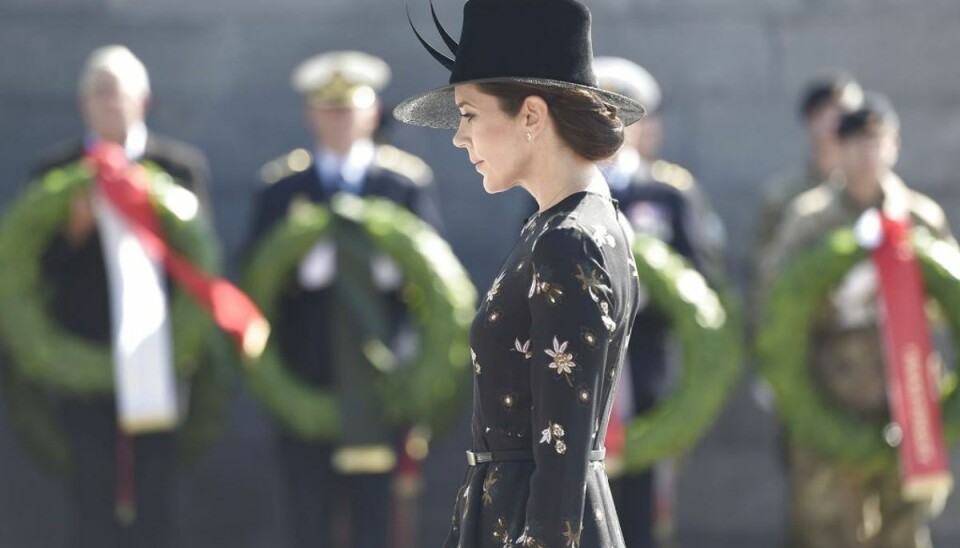 Kronprinsesse Mary deltog. Kransenedlæggelse på Kastellet på Flagdag, onsdag 5 september 2018. KLIK for flere billeder. (Foto: Liselotte Sabroe/Scanpix 2018) Kronprinsesse Mary deltog. Kransenedlæggelse på Kastellet på Flagdag, onsdag 5 september 2018. KLIK for flere billeder. (Foto: Liselotte Sabroe/Scanpix 2018)