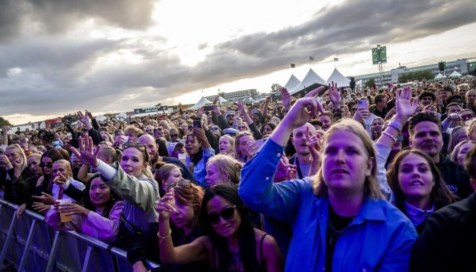 Pladsen på Grøn er proppet med publikummer, som er kommet for at høre musik. I år er Grøn-billetterne udsolgt i alle otte byer. (Arkivfoto).