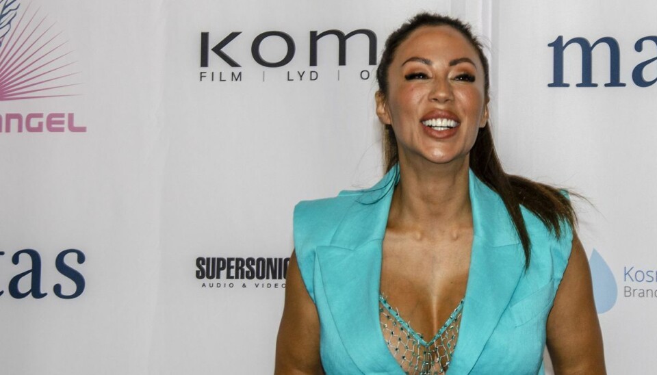 Jackie Navarro fik et chok, da det viste sig, at gele flød ud over det hele i højre bryst.