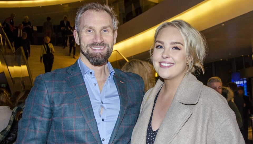 Mark Abildhauge og Julia Sofia har købt hus, og nu ligger der et bryllup og venter forude.