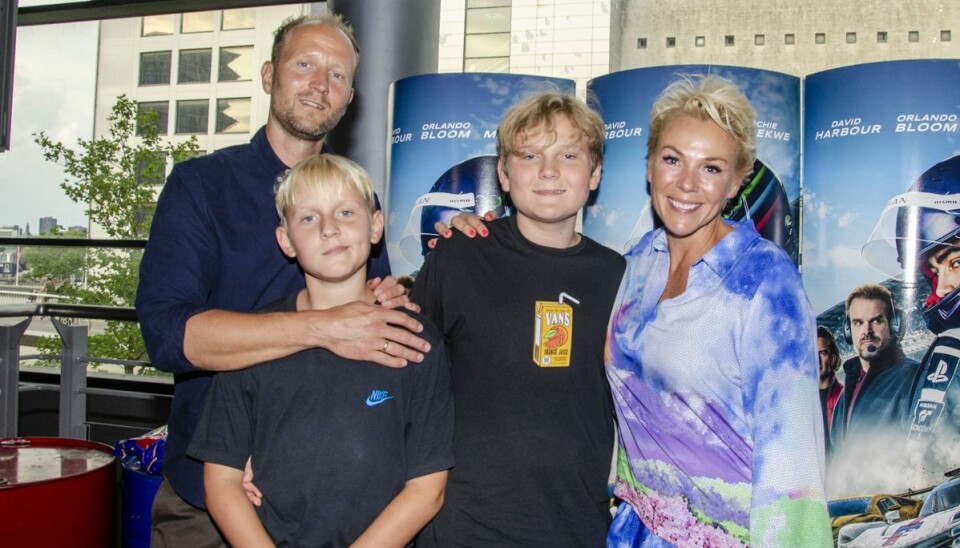 Lene og Anders Beier ses her sammen med deres to drenge Arthur og Otto.