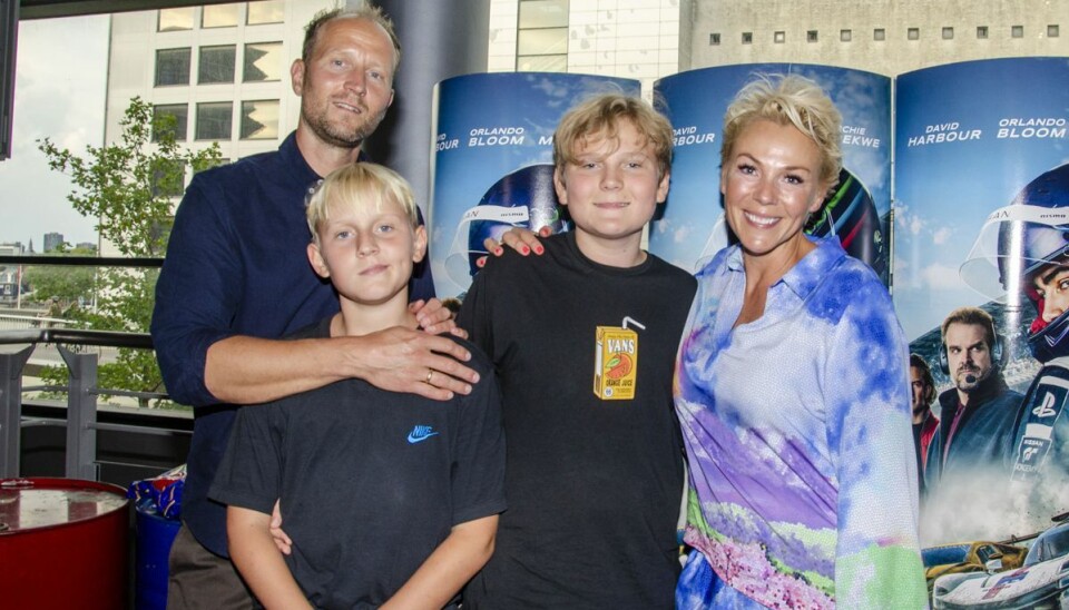 Lene og Anders Beier ses her sammen med deres to drenge Arthur og Otto.