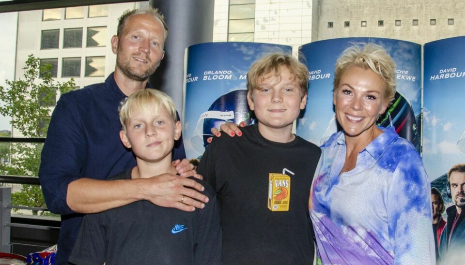 Lene og Anders Beier ses her sammen med deres to drenge Arthur og Otto.