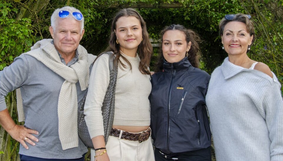 Anders Bircow og hustruen Marion med døtrene Julia og Sophia