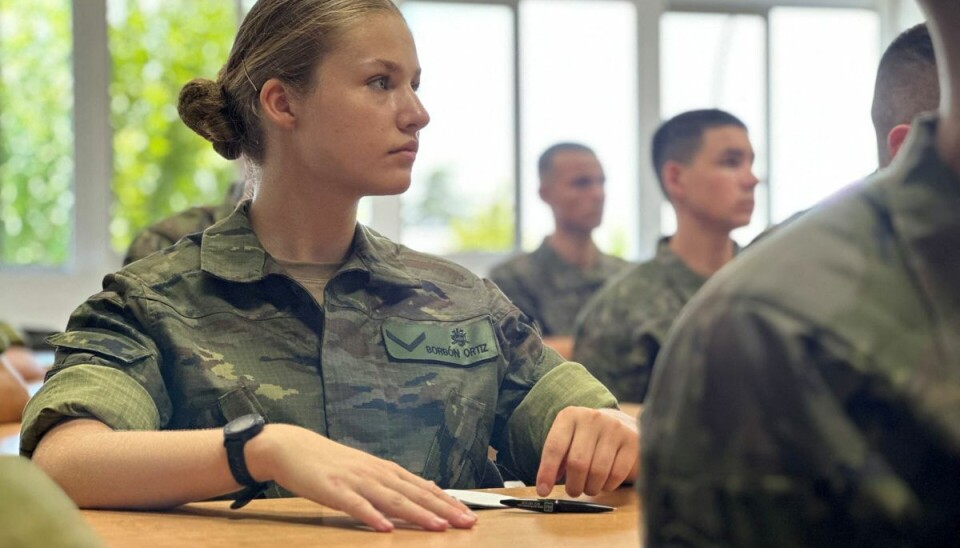 Leonor ses her på skolebænken på militærakademiet i Zaragoza.