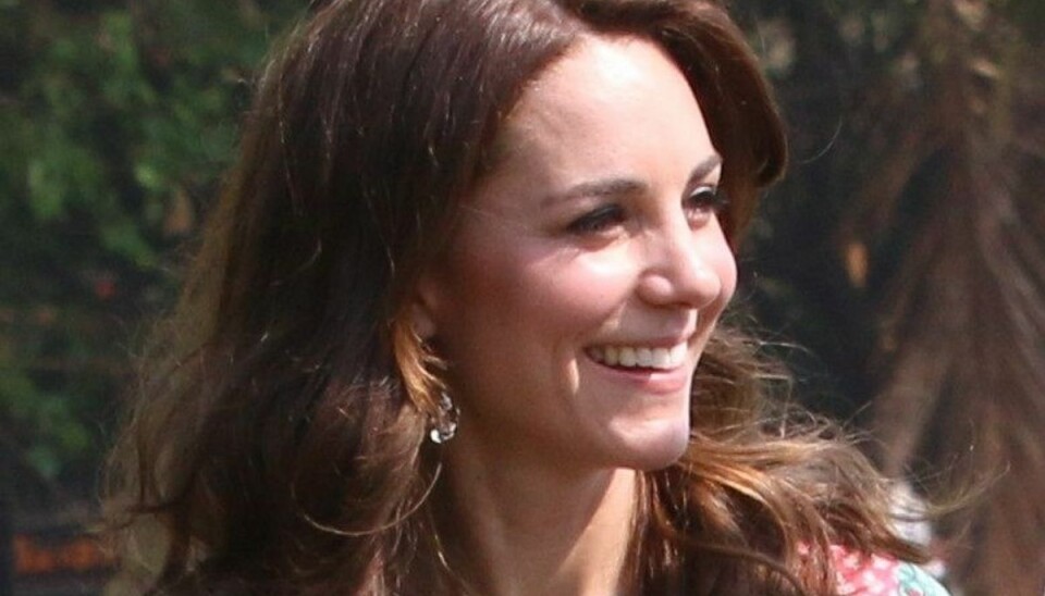 Ifølge det britiske medie Mirror ligger det prinsesse Kate meget på sinde at skabe fred mellem hendes mand og prins Harry. Ifølge det britiske medie Mirror ligger det prinsesse Kate meget på sinde at skabe fred mellem hendes mand og prins Harry.