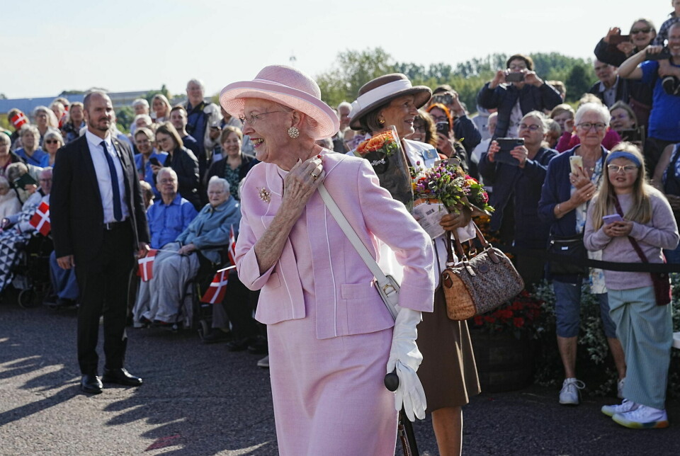 Dronning Margrethe ses her lige efter ankomsten til Fredericia